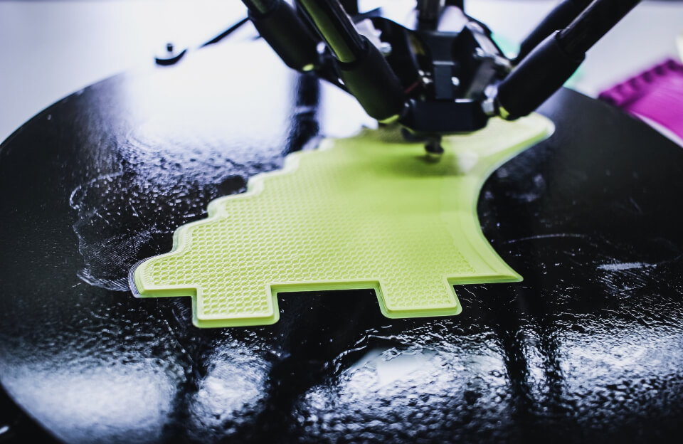 This Is a Giant Shipworm. You May Wish It Had Stayed In Its Tube. tech news post featured img 23